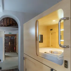 Hostelit, Capsule Bed & Breakfast